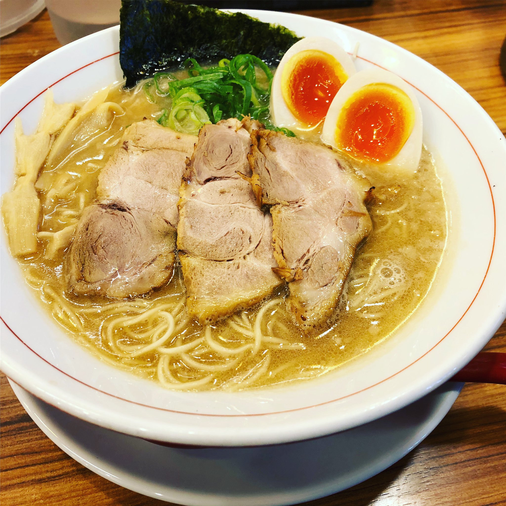 おりおり 神戸で食べたラーメン ラーメン 神戸 三宮 神戸三宮 豚骨 とんこつラーメン 細麺 ラーメン好きな人と繋がりたい T Co Txf7aoikxa Twitter