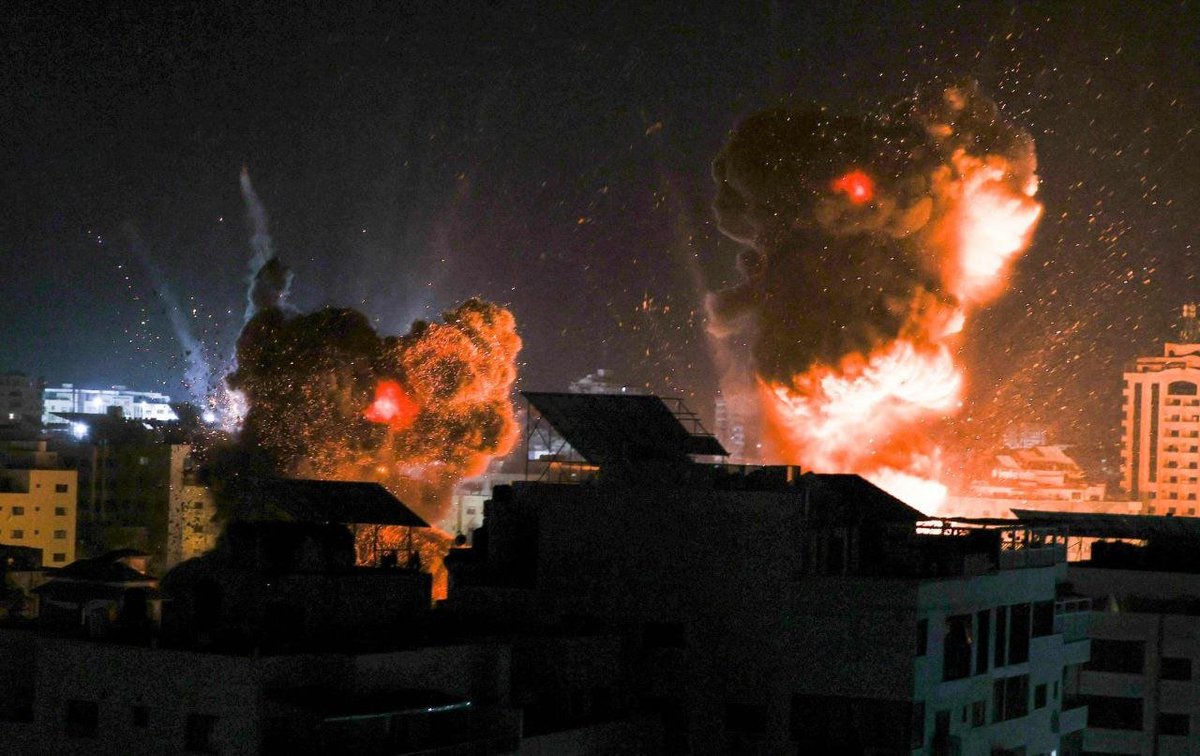 InsignificantCv's tweet photo. This is not a computer war game, it's real!  Israel hits civilians!

#HopeToGaze 
#GazaUnderAttack https://t.co/24PrKraCMT