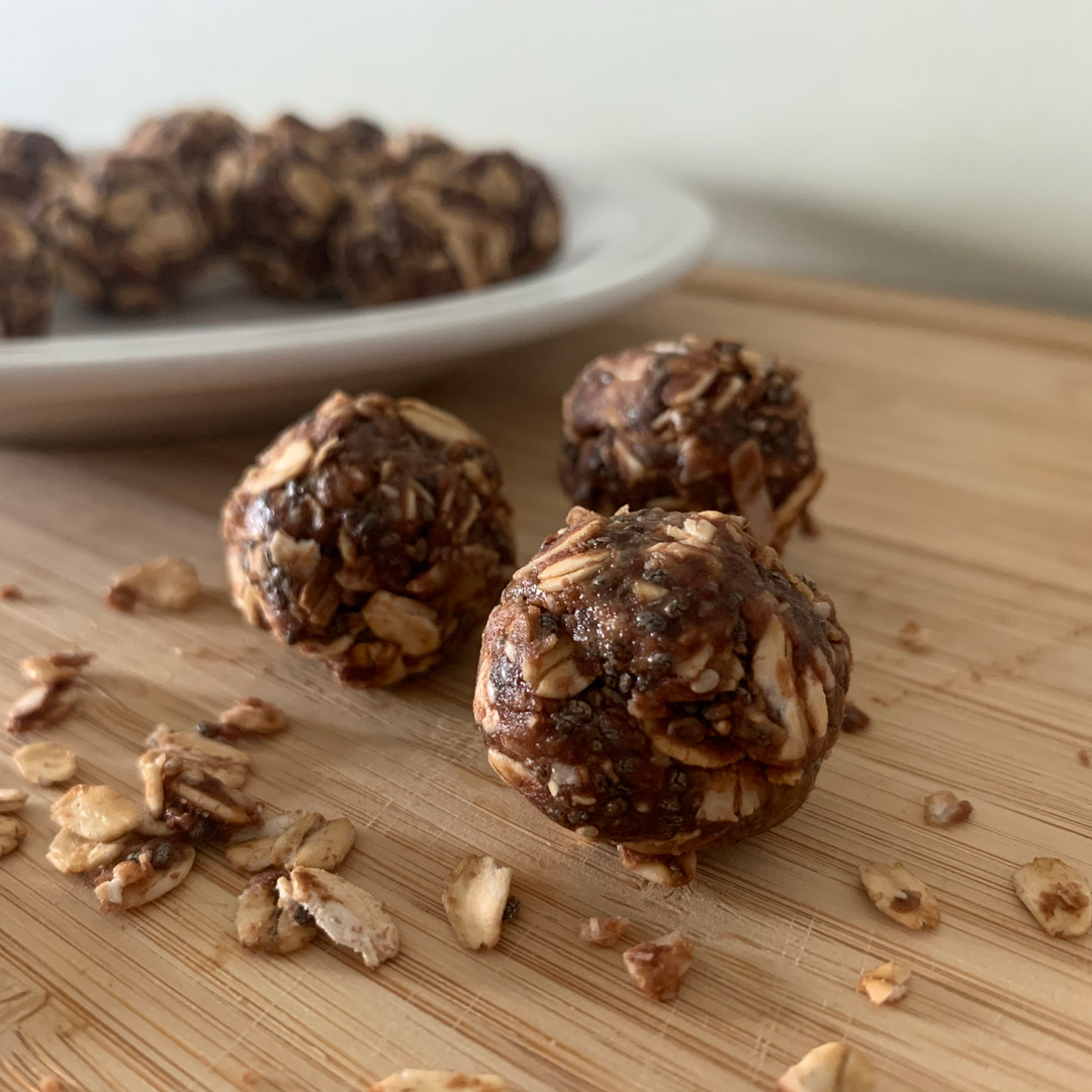 We've added some new recipes along with our eatfresh.org redesign! These Cocoa Nut Butter Energy Bites are a quick and tasty snack. Follow along with the images or go to eatfresh.org/recipe/dessert…

leahspantry.org/healthy-eating…