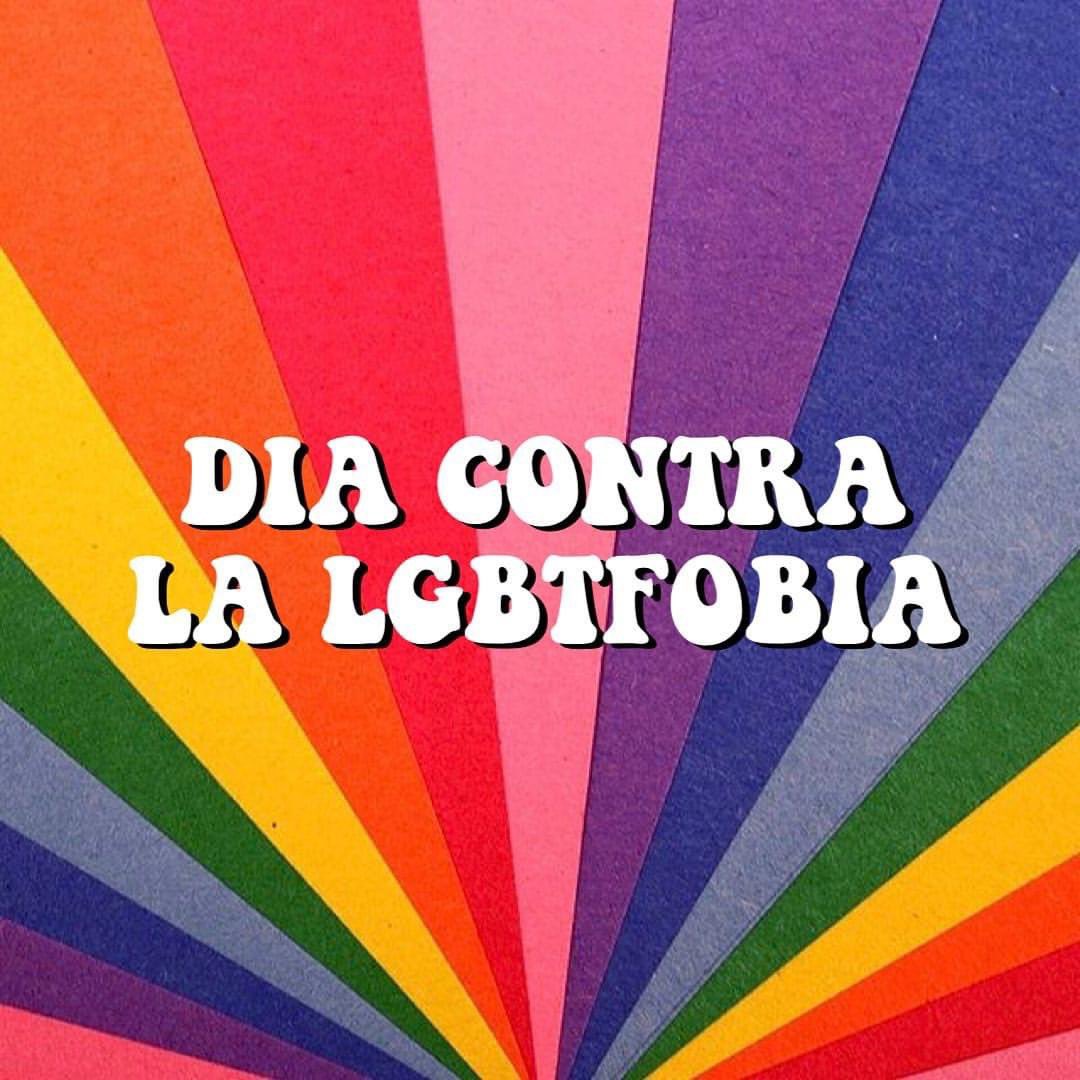 PeripateticsB's tweet photo. 17 de Mayo 
A quienes andan diciéndonos enfermxs...
La cura es informarse: descubre sin dogmas y estructuras de sistema que lo natural no es lo heteronormado.
La cura es respetar: no basta con tolerar
La cura es comprender: aprender de realidades y diversidades diferentes https://t.co/xXxz1bkCFq