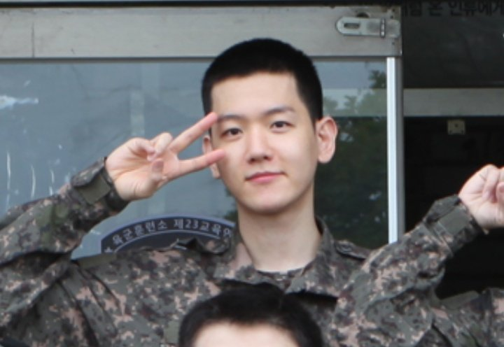 bhbrazil_'s tweet photo. Nosso soldado! Nova foto do recruta 141 #BAEKHYUN disponibilizada pelo Centro de Treinamento do Exército Coreano. 😭🥺💘 https://t.co/D2m5QubO7B