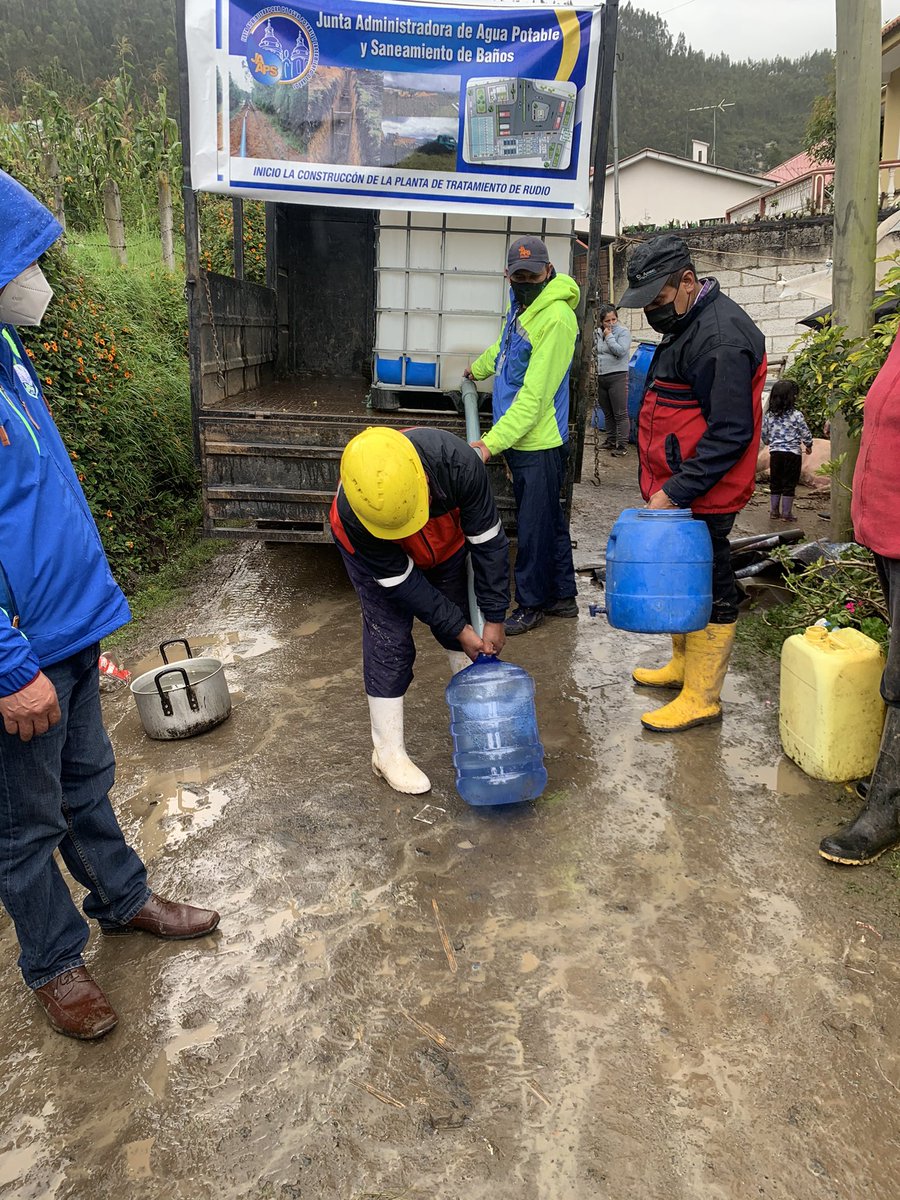 DanielAbadT's tweet photo. 📍Hoy junto a varios concejales del Cantón Cuenca, se recorrió diferentes sectores para evaluar los daños causados por las intensas lluvias y creciente del Río Tarqui, se coordina con las diferentes instituciones para lograr mitigar los daños causados. https://t.co/gjUPFHUKsS