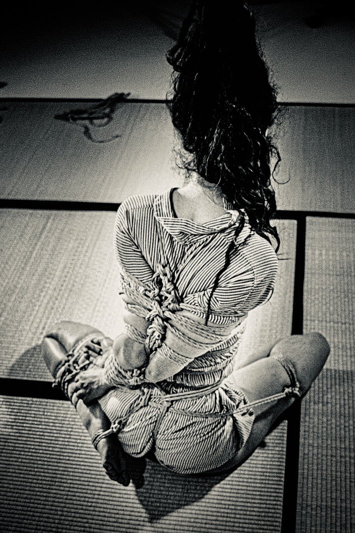 Kinbaku work with <a href="/EratoBanana/">Erato Bänana</a>