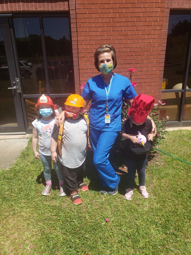 Ambieridley's tweet photo. Career Day at HES!!! 🐯🩺👮🏼🧡 https://t.co/x70uwsoBsT