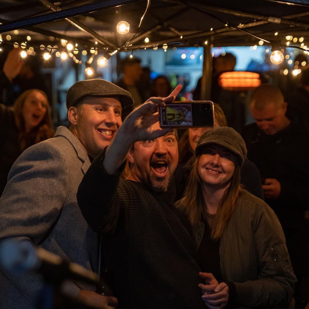 Kia ora! <a href="/jontoogood/">Jon Toogood</a> from @shihad_the_band just wrapped a run of #parlourgigs across NZ. Kiwi's just know how to do it 🥝 🏡🎶