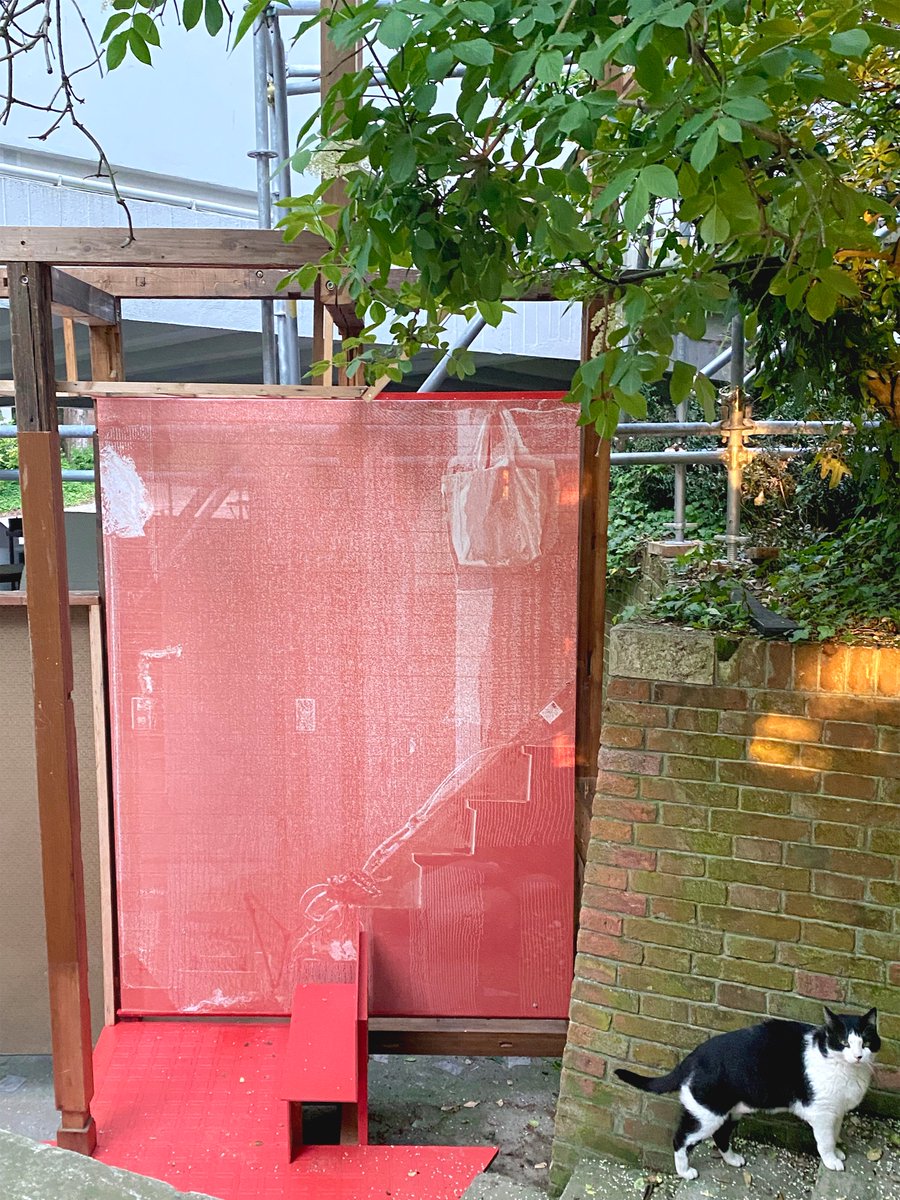 toshhhk's tweet image. ヴェネチアより、砂山木内部分については完成の報告の写真届く。展示全体としてはまだ追い込み中だが、いよいよオープンへの実感。現地の展示スタッフの方々へのコンセプト説明なども追って始まる。Jacopo, Valentino, 武藤さん、職人の皆さん全員に本当に感謝。 #vba2020jp #vba2021jp