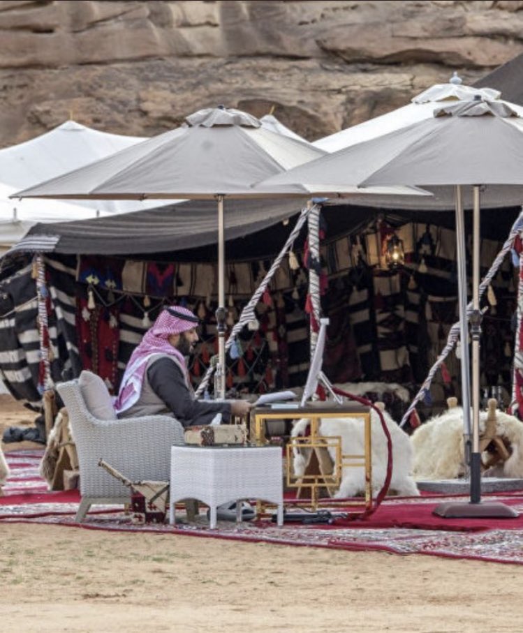 Saudi_cali's tweet photo. #شربل_وهبه من عا��مه البدو نقود اكبر اقتصادات العالم! هذا فعلنا يا شربل! توبيخ وزير خارجية فرنسا لك ولحكومتك يمر مرور الكرام! قلتها بنفسك تريد عودة الانتداب الفرنسي وتهاجم من يسعى لاستقلال لبنان السياسي https://t.co/rXdKbFDw7N