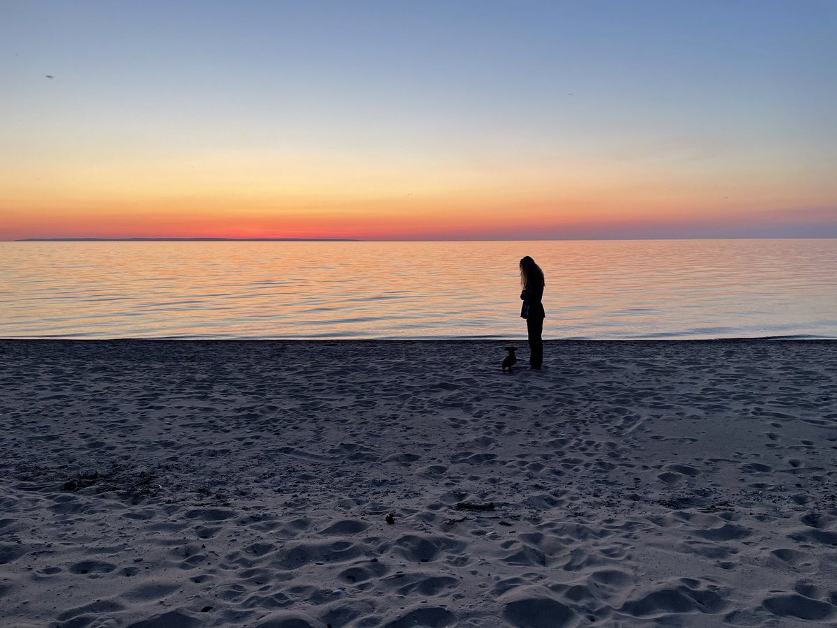 MatsonMarlo's tweet photo. My girl and her dog.
#leland https://t.co/5hiG3hHyaf