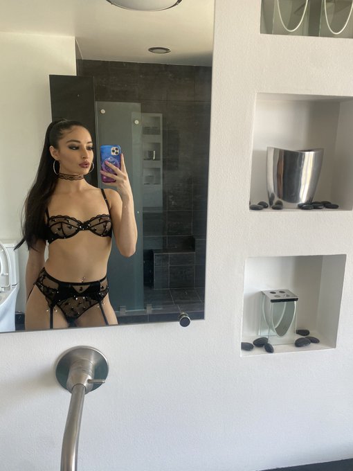 2 pic. Shot an amazinggggg anal scene today for @WickedPictures directed by @sethgamblexxx 😏❣️✨  Stay<a class="tags" href="/tag/wickedpictures">@wickedpictures</a>