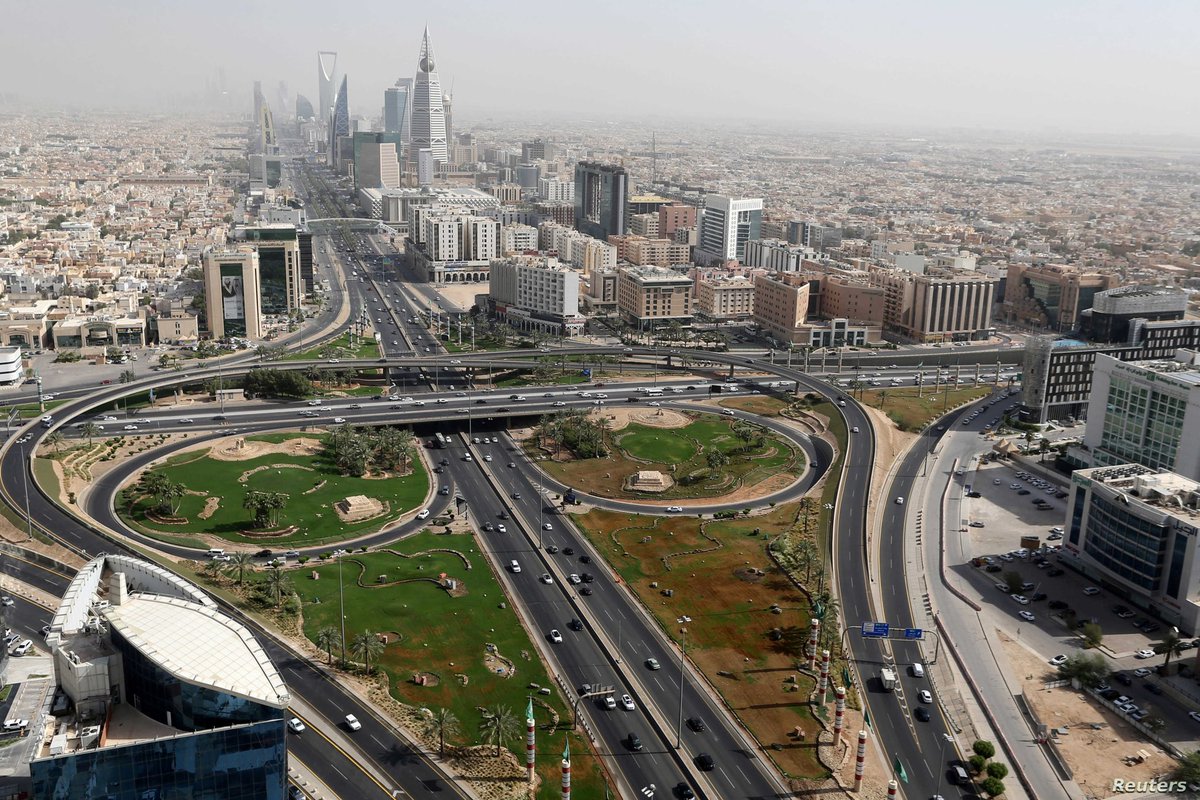 hasmaadi's tweet photo. #شربل_وهبة من الشرف ان نكون بدو في ارضنا العربية التي اسسها اجدادنا دون انبطاح لأحد..
لدينا التاريخ وارض الحضارات ومقدسات المسلمين..

انت ماذا لديك في شوارعك المليئة بالمخلفات يامطية طهران !! https://t.co/5SM4rvr8oG