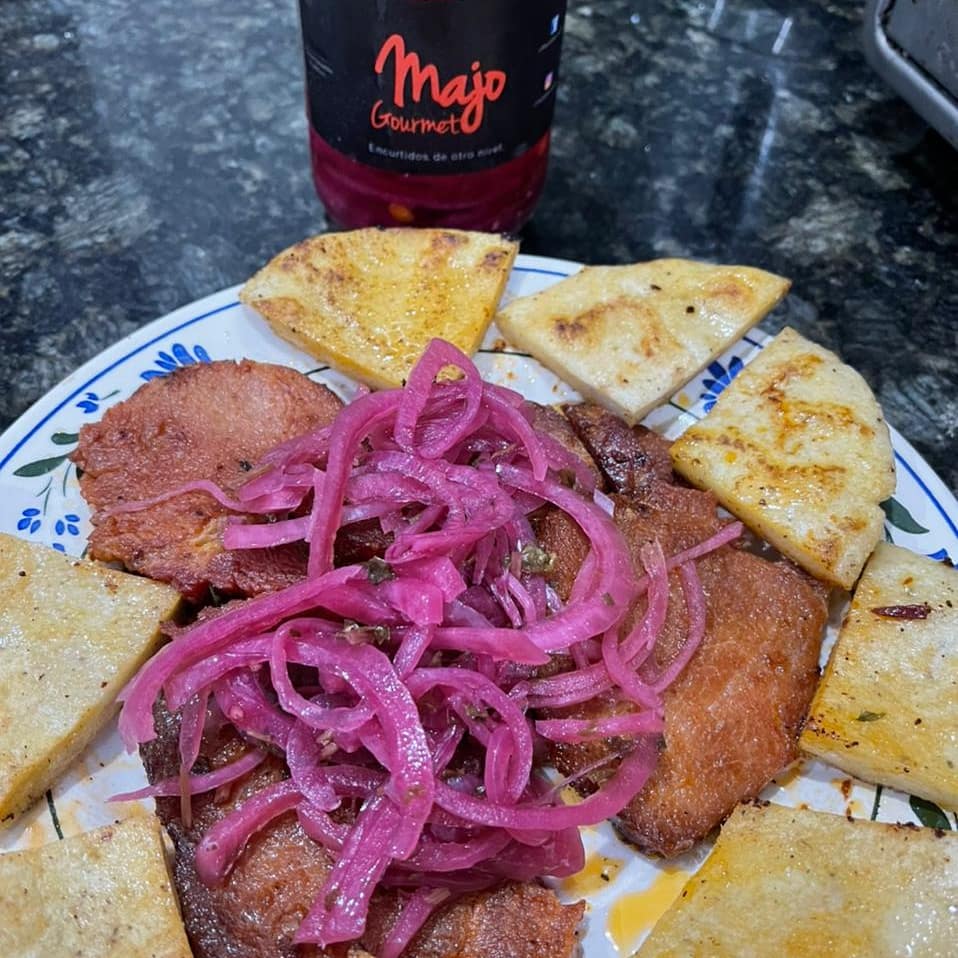 ¿Obra de arte gastronómica?Seeee, es lo más parecido para empezar a describir a nuestra querida y amada Pizpireta.
 .El sabor es inigualable con la cebolla morada y el cilantro. 
 .Pedí las tuyas al whatsapp 7365-0621