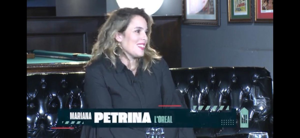 marianpetrina's tweet photo. Un lujazo ser parte del jurado de #lapizdeplatino de @DossierNet y compartir esta entrevista con  @dominguezale y @arturolocutor ! @lorealargentina https://t.co/Jj7auZCoUh