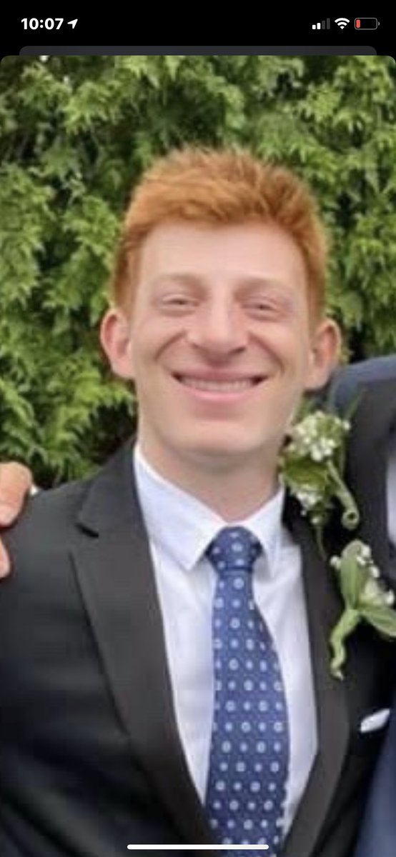 D R E   D   X    L E G  ❄️❄️❄️❄️❄️

Contoror is splashed following her shift at Frosty Free, as jildress and legipoo combine for the kill... now that’s cold❄️

#Fudgebrowniefreezevibes #Jildress #Legipoo #Poop