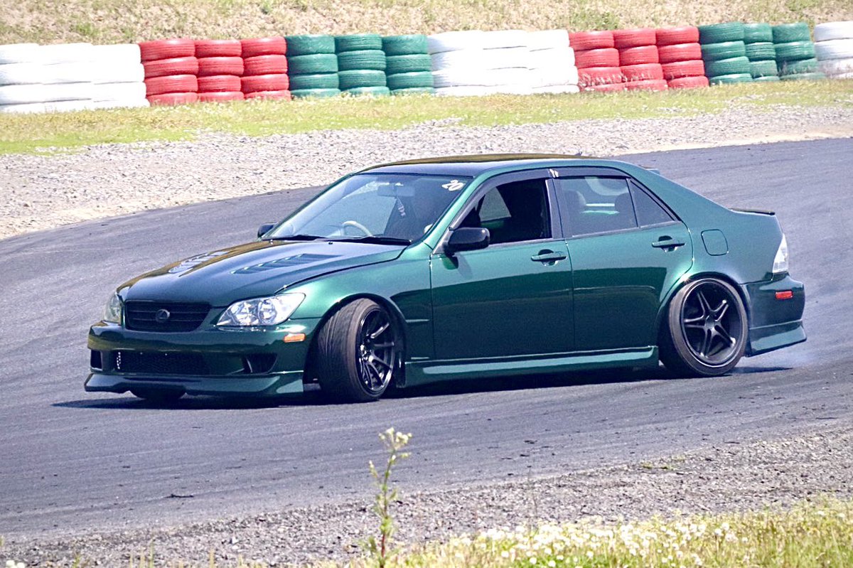 Yuu Aoki 日本のvipカーとドリ車が大好きで家の車弄ったらこんなんなっちゃったカリフォルニア州在住のおじさんコンセプトおはようございます 裏ドリドレ アルテッツァ ドリフト