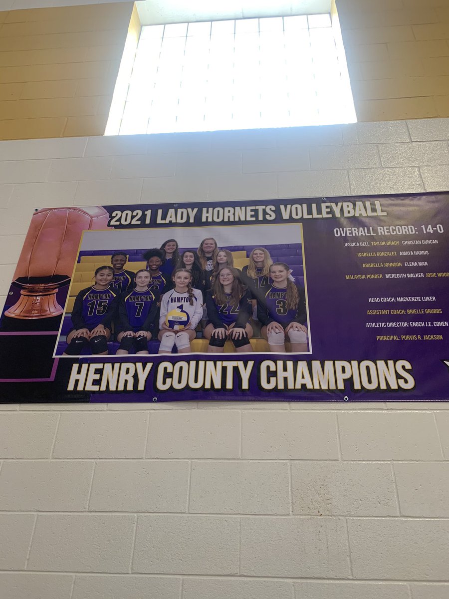 msgrubbs1's tweet photo. So proud to be apart of this team. These girls and this season taught me so much and I’m honored to have played a part as their coach ❤️ https://t.co/LlGzBiaDGz