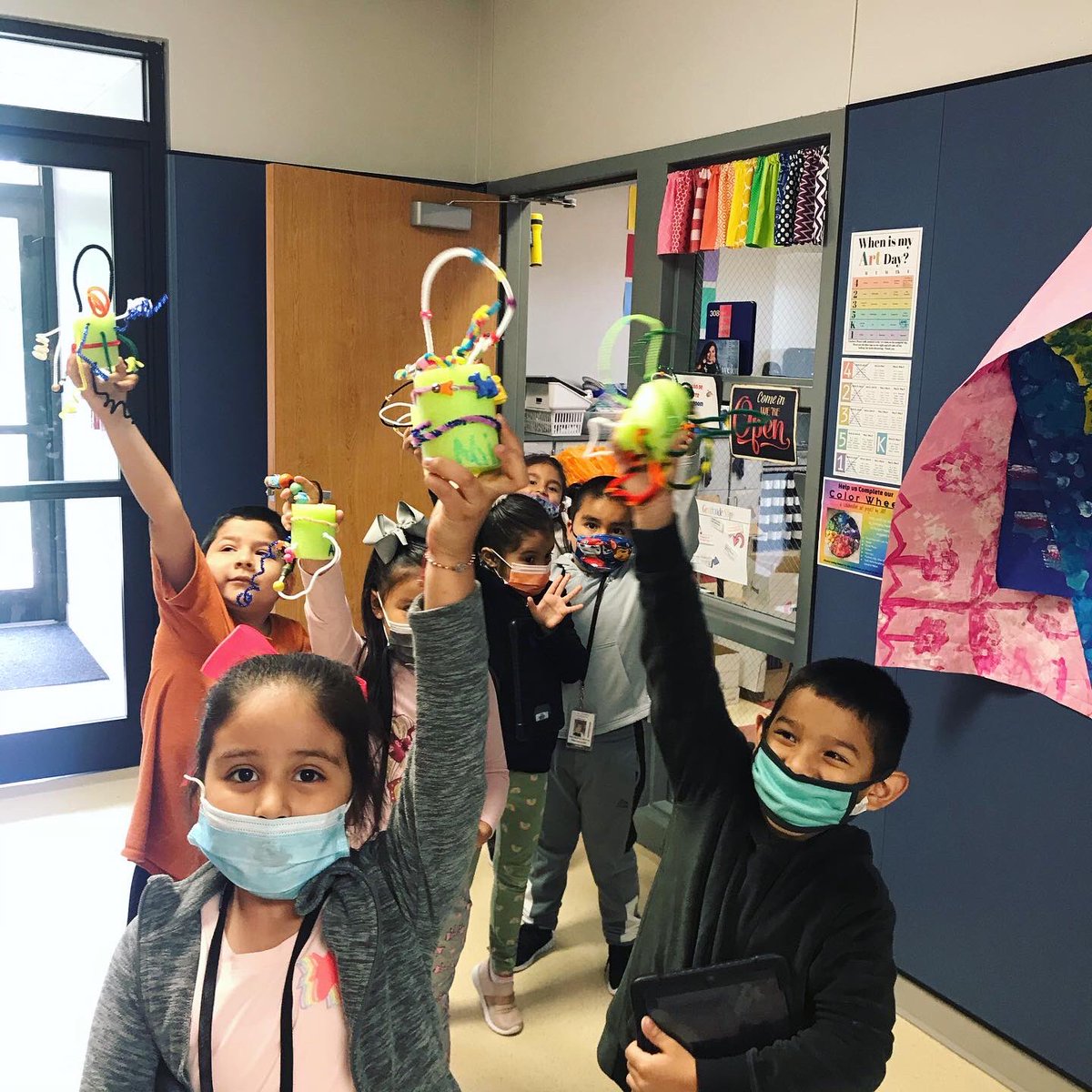 JAV_ARTISTS's tweet image. Mrs. Gomez’ Kinder friends made Magnificent Sculptures after reading The Most Magnificent Thing! #misdproud @JAVitovsky_Elem   @bettyivette_i
