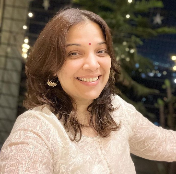 #SuperExclusive

#ShilpaTulaskar bagged a new show on @StarPlus & she would playing #SharadMalhotra's Mother.