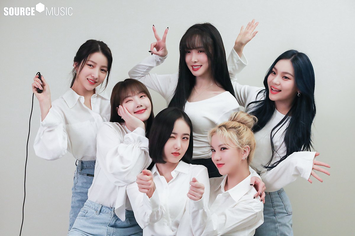 slvrbeaglebunny's tweet image. not to be dramatic but i really mean it when i keep saying stanning gfriend is one of the best decisions i made... they really are one of the reasons why i&apos;m happy~ 🥺
