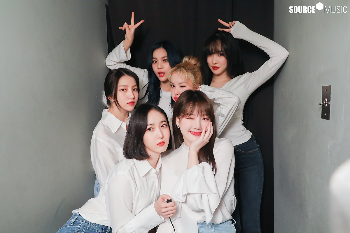 slvrbeaglebunny's tweet image. not to be dramatic but i really mean it when i keep saying stanning gfriend is one of the best decisions i made... they really are one of the reasons why i&apos;m happy~ 🥺