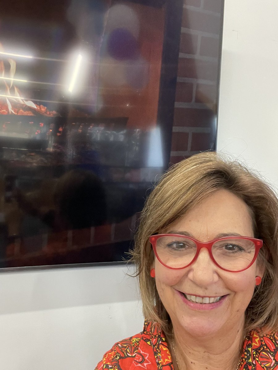 Wonderwomandebz's tweet photo. Pleased to have been invited to chat about #blogging today at #Tumbarumba #library as part of #libraryinformationweek. A small, but enthusiastic group came to listen, followed by a delicious morning tea provided by library staff. Thanks! https://t.co/IxjDrB1n0W