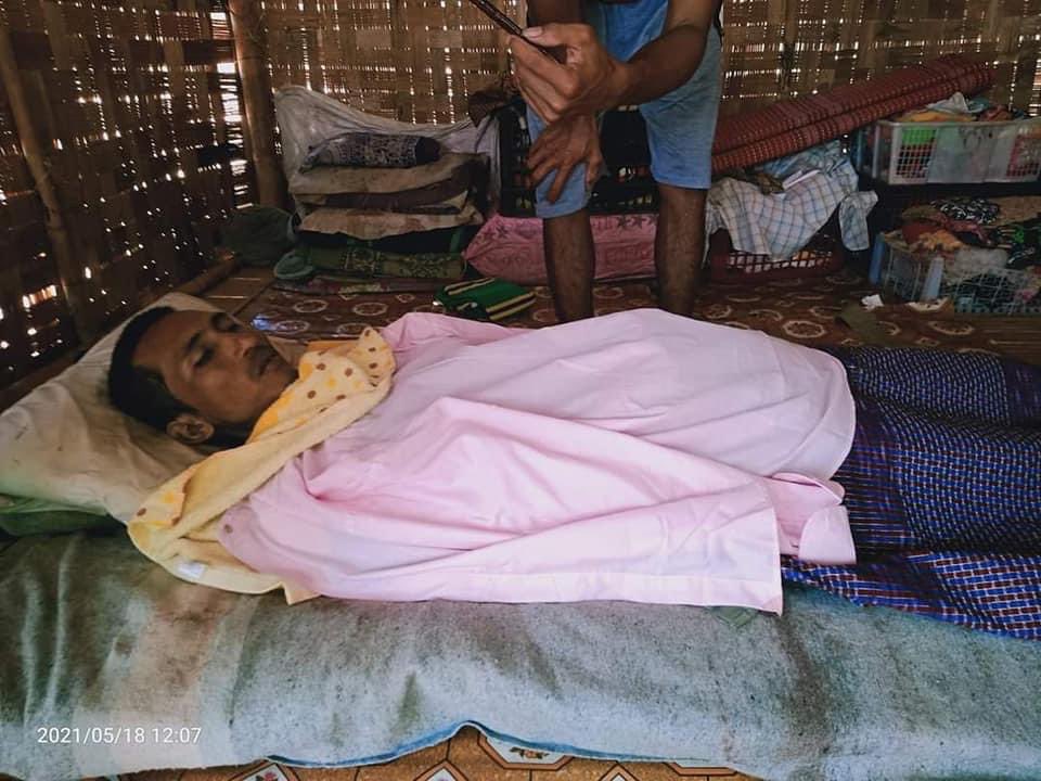 Haruonchill's tweet photo. tw // death
The body of U Kyaw Moe, 30yo father, who was SHOT DEAD by Junta Terrorists in Myothit(B) Ward, 5th St, #DaikU, Bago last night (May17) has been returned to his family. He’s shot in the arm &amp; leg and died of excessive blood loss. 
#WhatsHappeningInMyanmar
#May18Coup https://t.co/kTG3mjvPqq