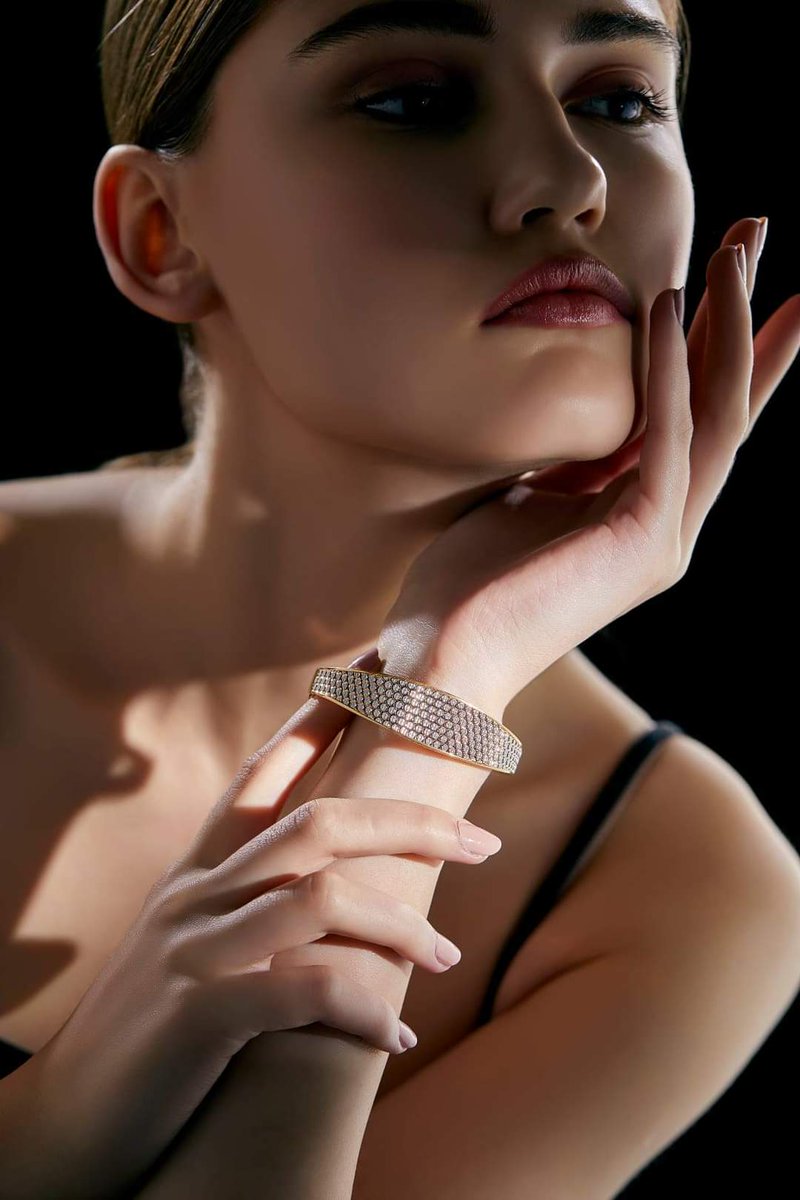 SaaketP's tweet photo. We are Jewellery Specialist....
Model Shoot For ORO Bangles - Noor Collection
Contact - 98210 42621
Email id - saaketphotography@gmail.com
#studio369 #jewellery #modelshots #orobangle #conceptshoot #composeshoot #ecomm #whitebaground #blackbaground #ecommclips #jewelleryfilms https://t.co/pCoff04fvn