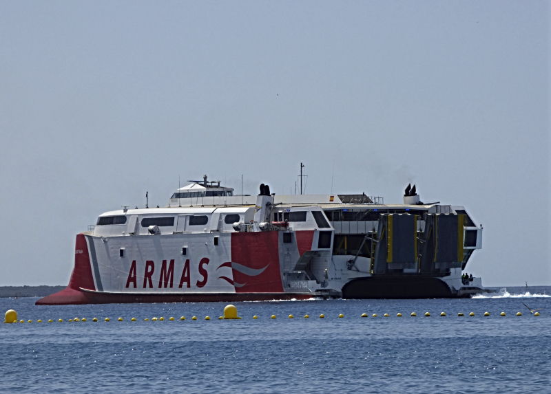 jcdiazlorenzo's tweet photo. @LineasArmas @Trasme_oficial participa en el ejercicio combinado #Marsec21 https://t.co/eNeec2qxA3 @Armada_esp @ArmadaEspaola @Defensagob @EMADmde @PortsSCTenerife @PrensaElHierro https://t.co/6dJsW07Z7q