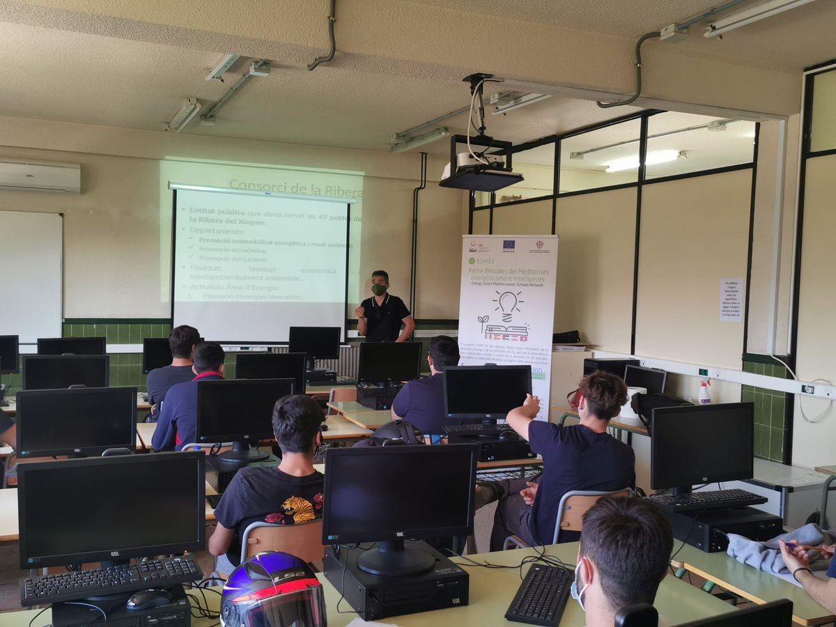 PlacidMadramany's tweet photo. Ahir presentàrem l'auditoria energètica de l'IES Bernat Guinovart. Finalitat: involucrar l'Equip Energètic amb el disseny del pla de rehabilitació del seu centre cap a edificis nZEB. #ESMESproject @riberaenergia @ENICBCMed https://t.co/xo8MKBzd6E
