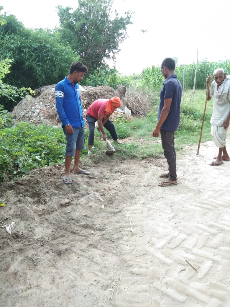 ग्राम पंचायत मड़वा नगर बस्ती में फागिग करते हुए सफाई कर्मचारी व विकास खण्ड विकरमजोत साफ सफाई वसैनेटाईजेशन कार्य 
<a href="/BastiCdo/">Swachh Basti</a>
<a href="/dmbas_/">DM Basti</a> 
<a href="/uppanchayatiraj/">Panchayati Raj Department, GoUP</a> 
<a href="/MlaDayaram/">MlaDayaram</a>
<a href="/AjaySinghMLA/">Ajay Singh</a> 
<a href="/HarishD_BJP/">Harish Dwivedi</a> 
<a href="/Bhupendraupbjp/">Bhupendra Singh Chaudhary</a>
<a href="/CMOfficeUP/">CM Office, GoUP</a>