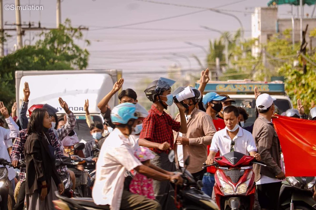 AyeThatarMyo's tweet photo. MANDALAY, May 18

Students from Mandalay Universities march with motorcycles on 35th Street to protest against military coup today.

#May18Coup
#WhatsHappeningInMyanmar https://t.co/X6dvarUhwy