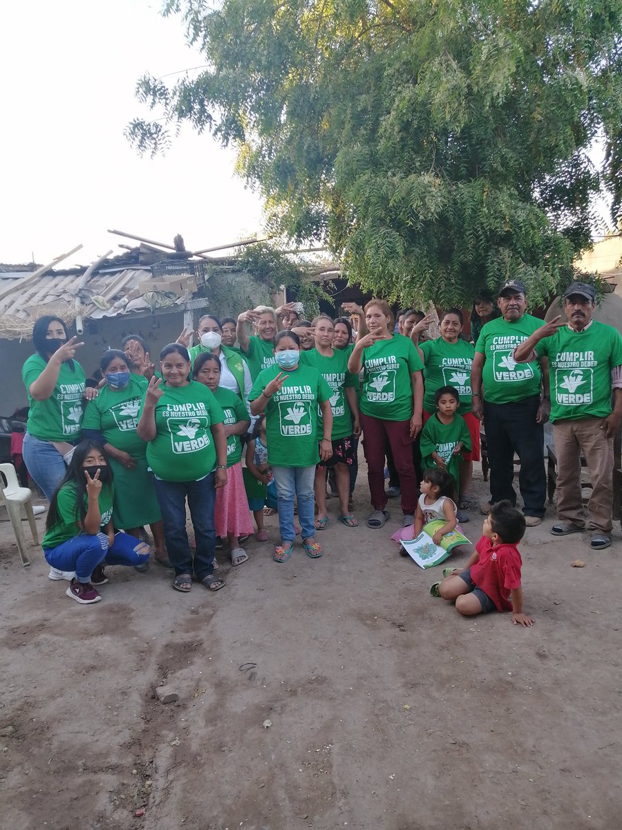 magdagogal's tweet photo. Desde el Poblado Miguel Alemán, agradable reunión y que se ponen la verde 🙌
#Sumandovoluntades 💚
#mujerverde @verdesonora https://t.co/gB4a7q5ucJ