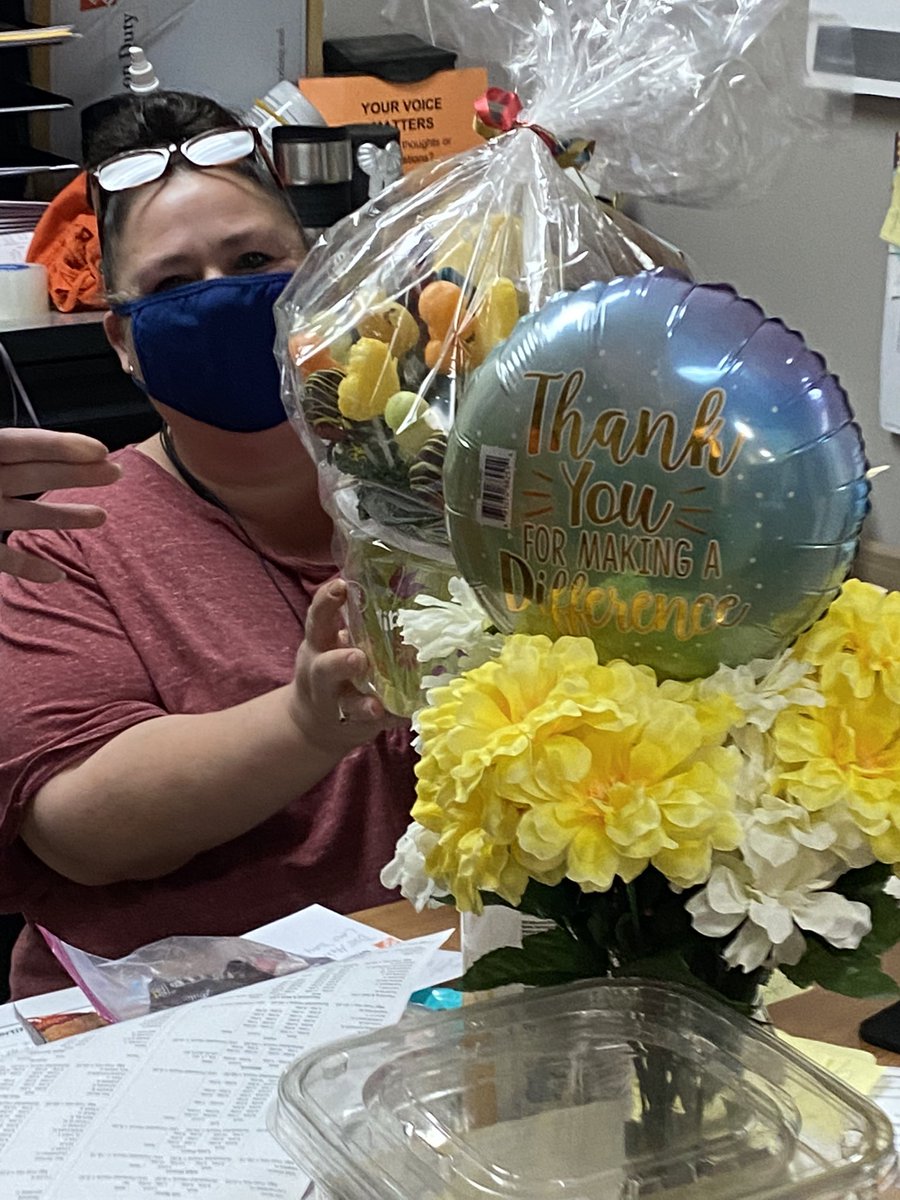 YolandaFoster18's tweet photo. At 4112 We celebrate our ASDS! Thank you Cathy for all you do. #ASDSAppreciation #4112Proud #GoodStuff @MattWichner @jonbaumann304 @MaryLuk33744050 @raymondshack @BiggDogg4142 @okello163 @CraigSampson04 @kimberlyF4112 @depotjoe4112 @Tomas4112 https://t.co/tbJxBOu028