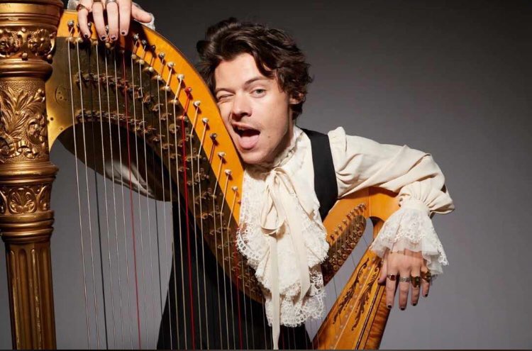 directoner004's tweet photo. Ahora un poquito de Harry
i vote #AdoreYou for #BestLirycs at the #iHeartAwards︎ https://t.co/pzCAXFOAy0