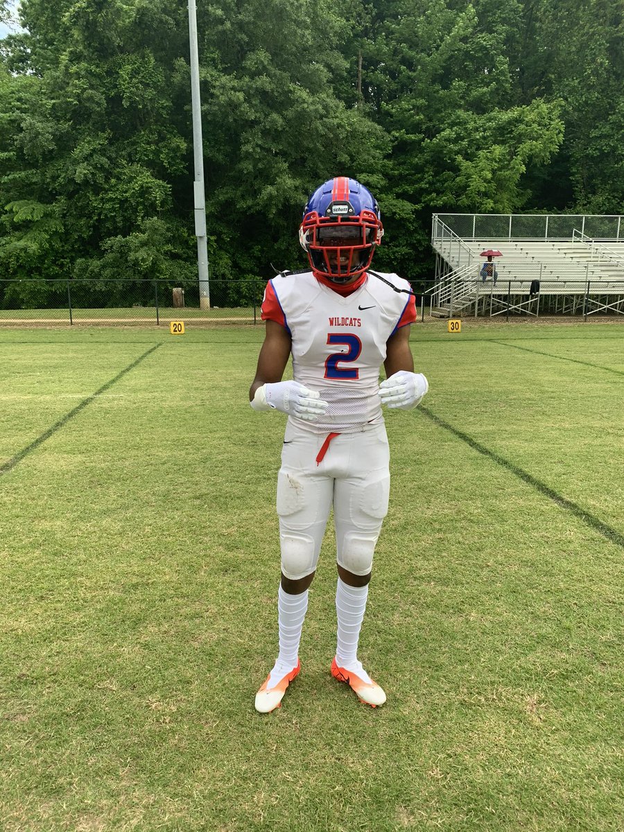 JordanAjaye43's tweet photo. Throw this helmet on and constantly ♾ be hearing these voices 🗣 saying “DEUCE2️⃣ go whack em”🔛🔝🔜
#LLCoachFred🦅 #WalkEmDownCEO👹👣#LastSpringGame🏈 #Psycho4️⃣TRE https://t.co/98w8kFt2D6