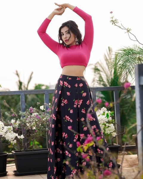 E1pJxl4UYAM_Kcq?format=png&name=small