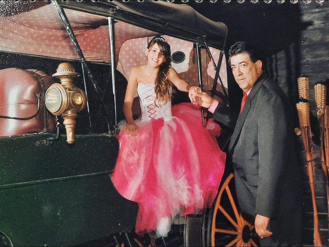 Milireca's tweet image. Ver esta foto y no entender en que momento pasó todo.
Te extraño todos los días, cada vez más.   🤍❤