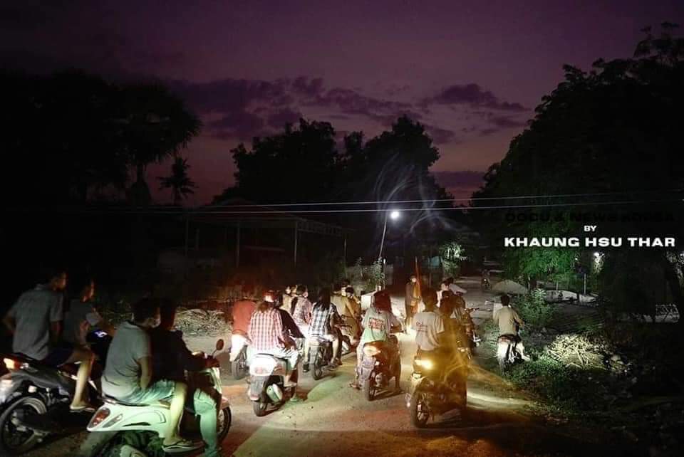 IrrawaddyNews's tweet photo. Local people in Monywa, Sagaing Region, rallied against the military regime early Tuesday morning. (Photo: CJ) #WhatsHappeningInMyanmar https://t.co/RSHUVwSG1Q