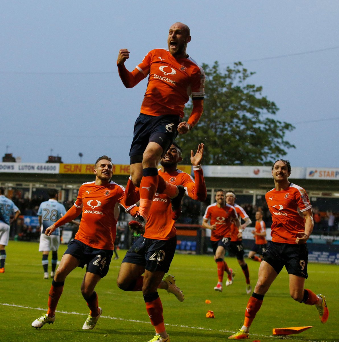 4 years ago today, we lost 6-5 in the most ridiculous playoff tie vs Blackpool. #LTFC #BFC