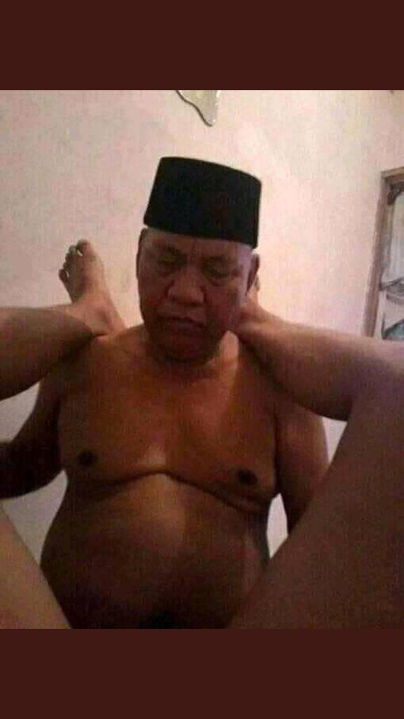 Lagi khusyuk ....
