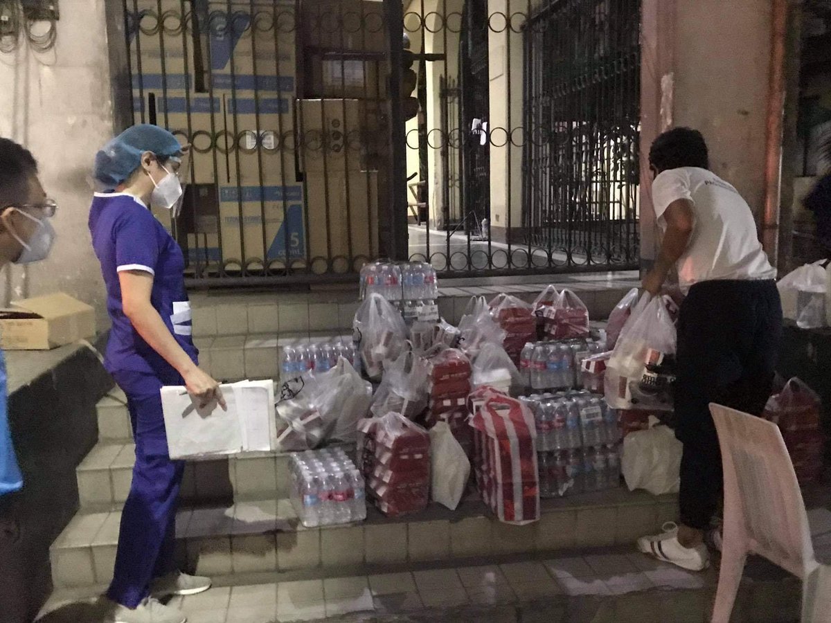 TulongKabataan_'s tweet photo. TIGNAN: Ang Tulong Kabataan Network kasama ang UP - Office of the Student Regent ay nagtungo sa Philippine General Hospital upang maghatid ng food packs at iba pang essential goods para sa mga naapektuhan ng sunog na mga pasyente at health workers.

PGH STILL NEEDS HELP! https://t.co/dEeW3IfrGB
