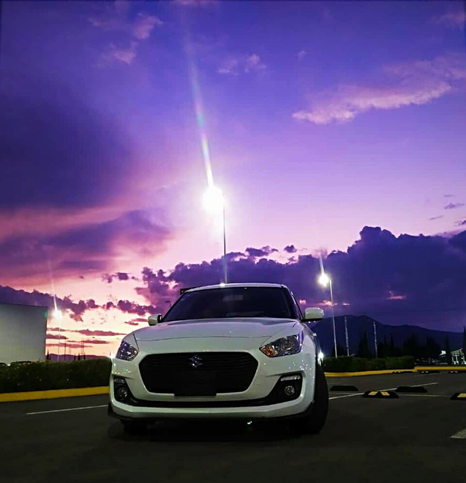 BushidoSuzukiMx's tweet photo. 🔰⚪😍
Observar el atardecer es algo que siempre se disfruta, pero si nos acompaña nuestro #suzuki se disfruta aún más. Jairoso nos regala esta increíble postal de su poderoso #swift en el que vive el #WayOfLife de @Suzuki_Mex

#zc63s 
#whitecars
#sunsetlovers 
#sunsetpicoftheday https://t.co/jfGLxg7UqQ