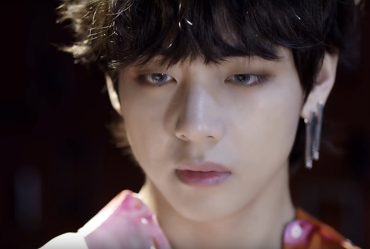 7. Taehyung's pink and blonde hair in the "Fake Love" music video - wide 7