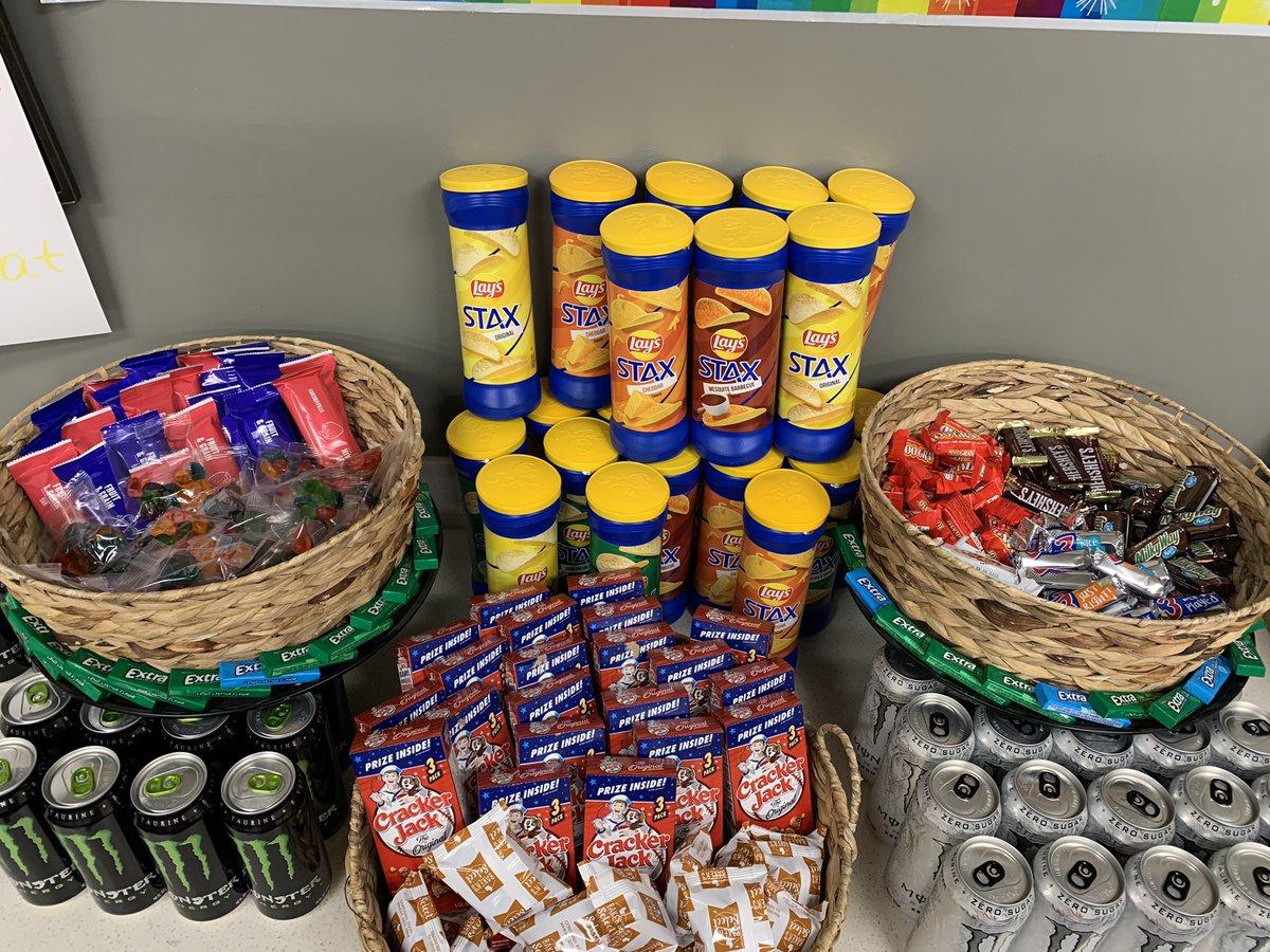 Kicking off Freight and Receiving Appreciation Week @1531! Thank you to all our our hardworking associates “behind the scenes” that help keep us Rockin’ all year long! @conniewalton17 <a href="/josip1531/">Josip</a> @CJDerbySASM1531 <a href="/QueiroloLinda/">Linda Queirolo</a> <a href="/MASM1531/">Chris Flores</a>