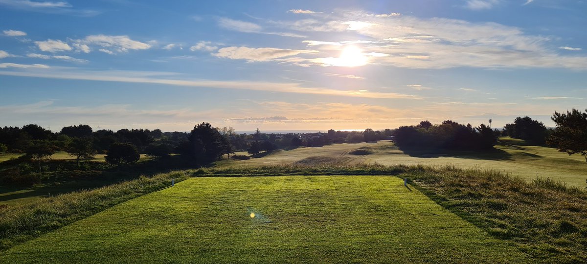 GrantBurton20's tweet photo. Looking like a good day at the Bay #WBGC https://t.co/dSEGdOiKiV