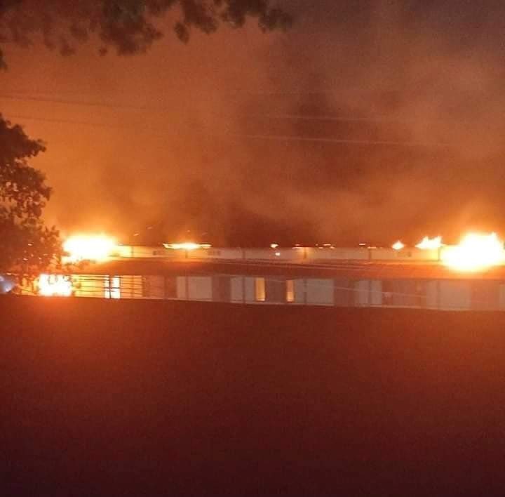 Fire Broke out at BEHS 14 in S.Dagon. Former Minister YeHtut was found with a match before the fire who used to write about accusations of civilians for school fires & bombings on social media. #WhatsHappeningInMyanmar #May18Coup #CrimesAgainstHumanity https://t.co/GNQdzz3wIG