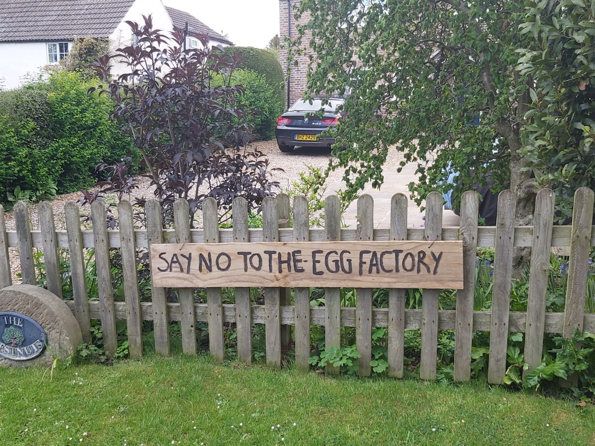 ThorntonBeans's tweet photo. The signs say it all...

Thornton Le Beans says NO to the egg factory @HambletonDC @kevinhollinrake @RishiSunak https://t.co/vpq2IdEKHy