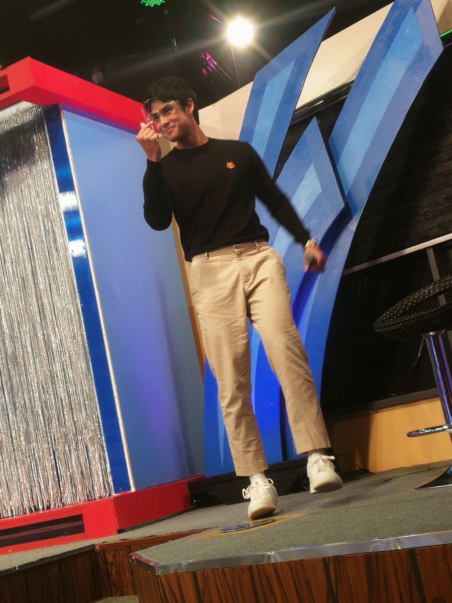 StarCinema's tweet photo. Can we hear HOO-HAH for Deib Lohr? 😍

#HesIntoHer #ShowtimeOneBeat https://t.co/z24qgtcvhF