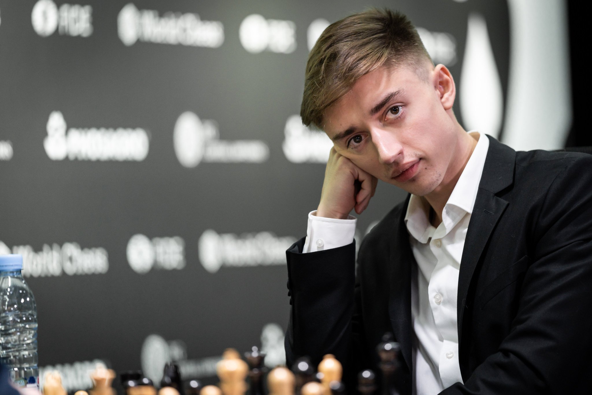 World Chess on X: **MASTERCLASS LAST CALL** 💥 GM Daniil Dubov will hold a  World Chess Masterclass on pawnless endings, today at 09:00 UTC. Find more  here:  Don't miss it!  /