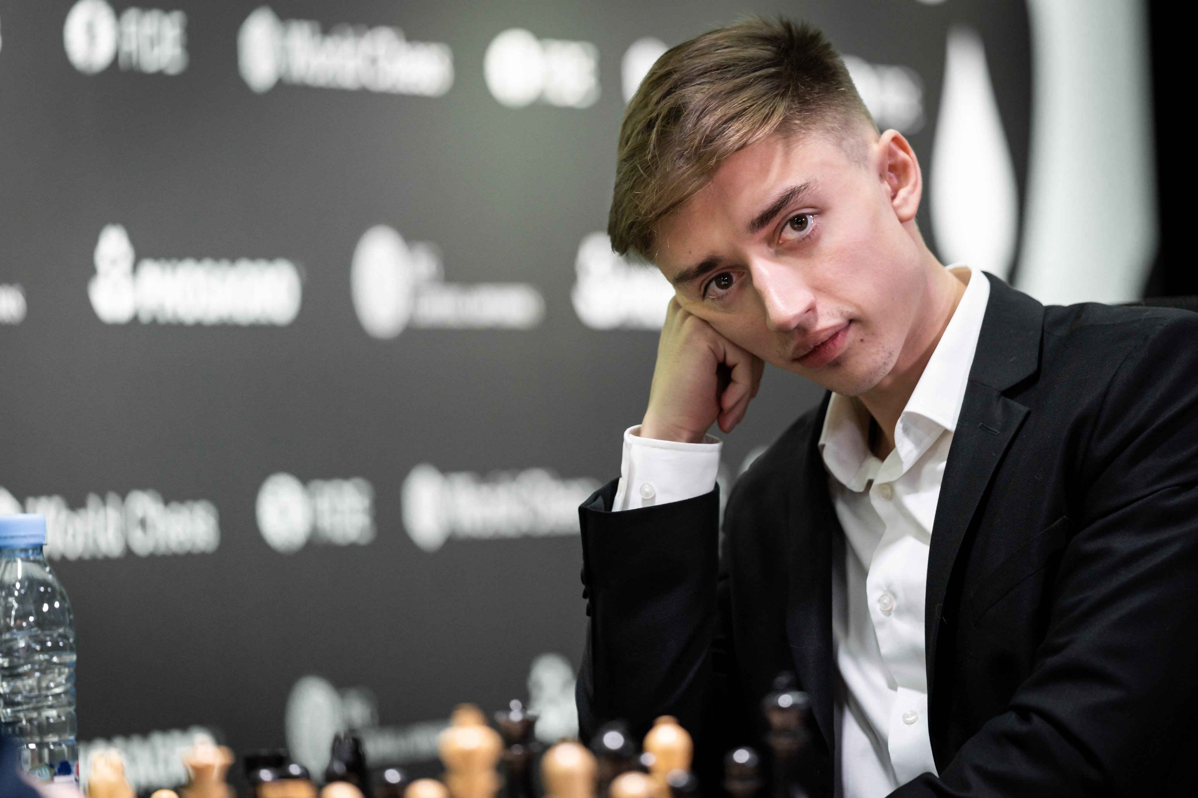 World Chess on X: **MASTERCLASS LAST CALL** 💥 GM Daniil Dubov will hold a  World Chess Masterclass on pawnless endings, today at 09:00 UTC. Find more  here:  Don't miss it!  /