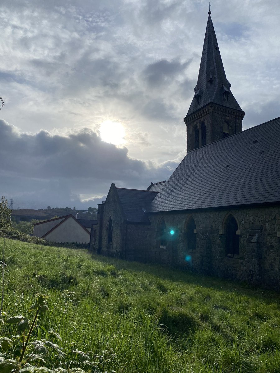 CuriousBecks's tweet image. #MorningStomp with doggo 🐶 

Today is my first #FNScholar ‘Residential Day’ (virtual sadly 💻)

I literally cannot wait 🤩🤩 
A walk helps cleanse the mind ready to embrace the day of learning ahead 📝
#NurseLeader #LeadershipDevelopment 

@hartridge_ltdc @FNightingaleF